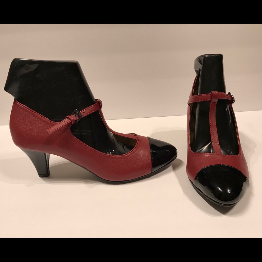 New! Comfortview burgundy pumps